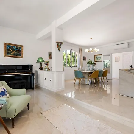 Luxury Sophora Near Banus Vila